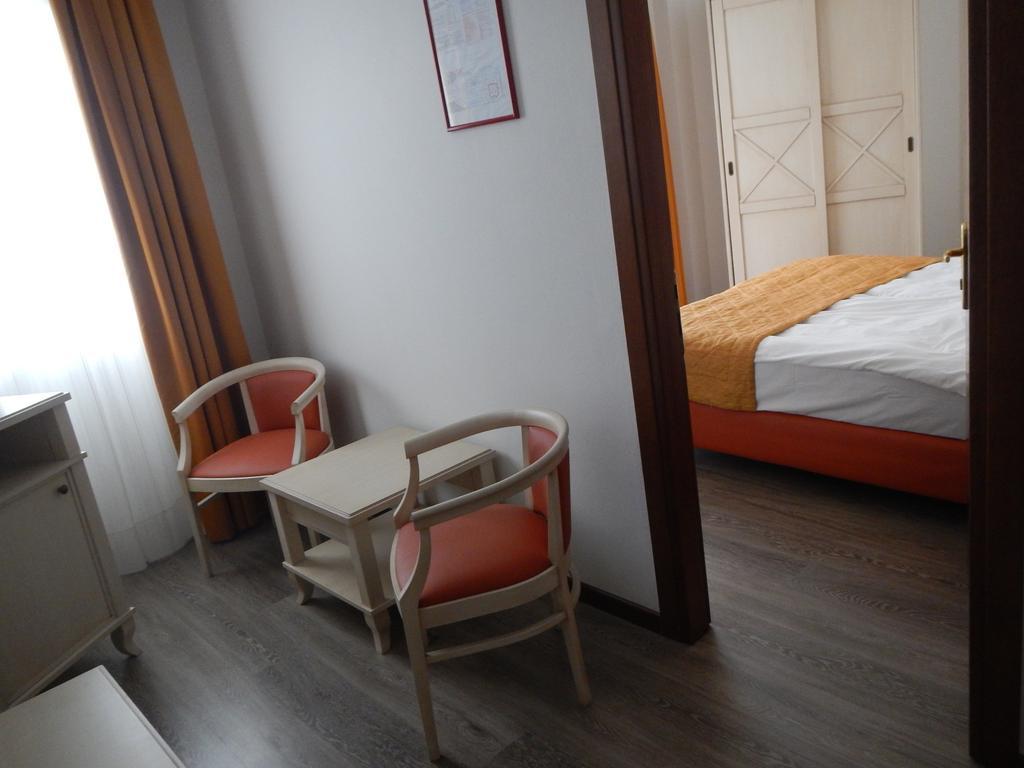 Regent'S Hotel ลิโดดิเยโซโล ภายนอก รูปภาพ